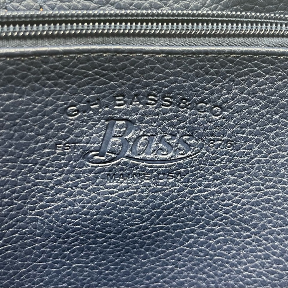 G.H. Bass & Co caramel vegan leather tote bag with navy blue crossbody strap - Picture 2 of 16